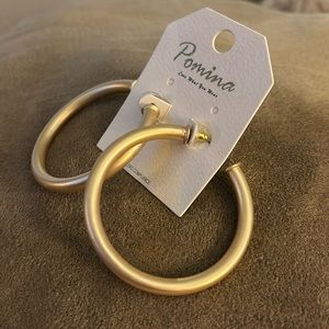 Pomina hoops
